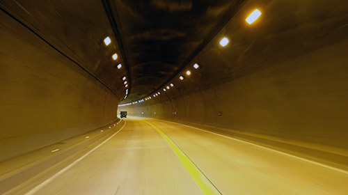 アルミ製トンネル内壁パネル（韓国ソウル市内）